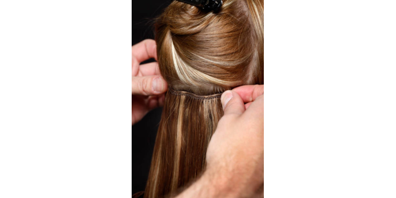 Si possono allacciare i capelli con le extension adesive ?